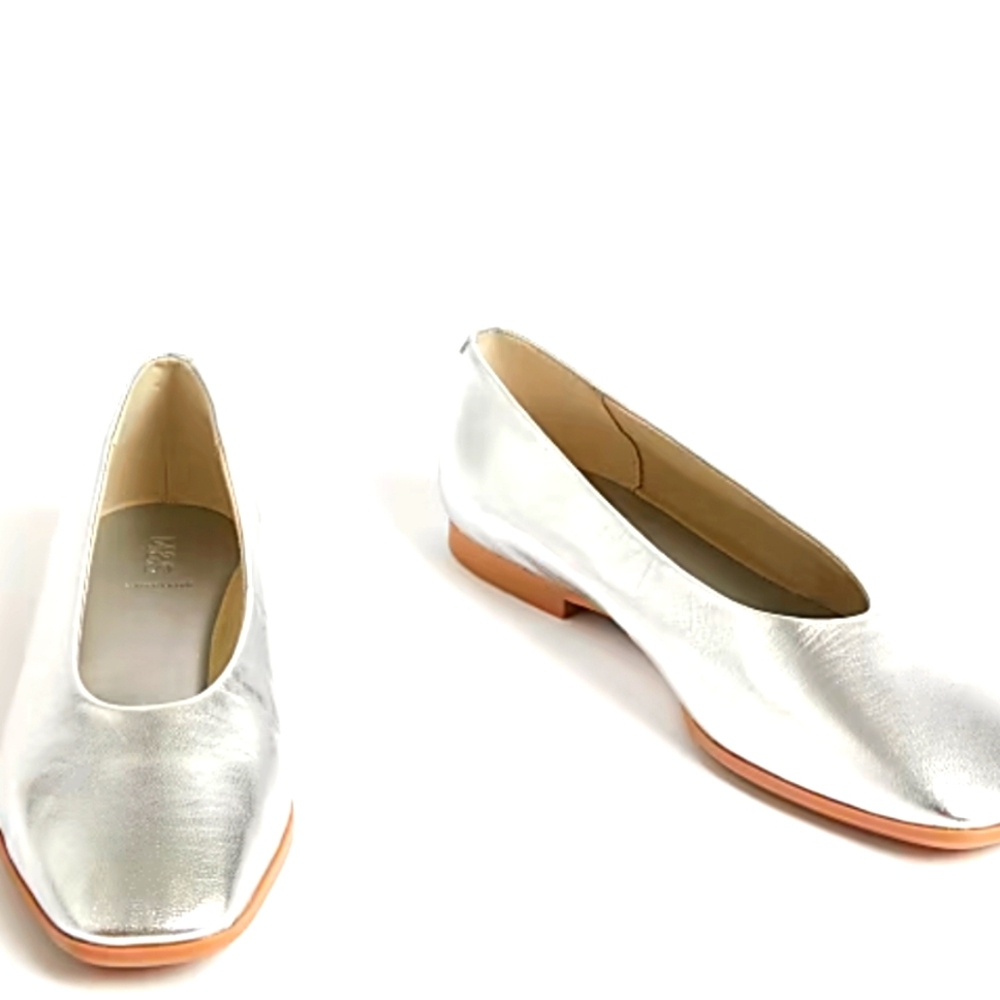 Marks and SPENCERS SILVER LEATHER ballett Flats 10